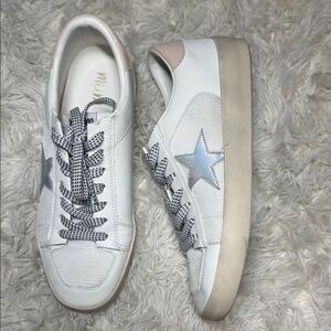 Mi.im White Sneakers with silver star WMN size 10